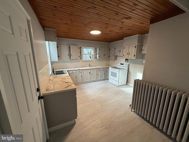 Building Photo - 416 Laurel St