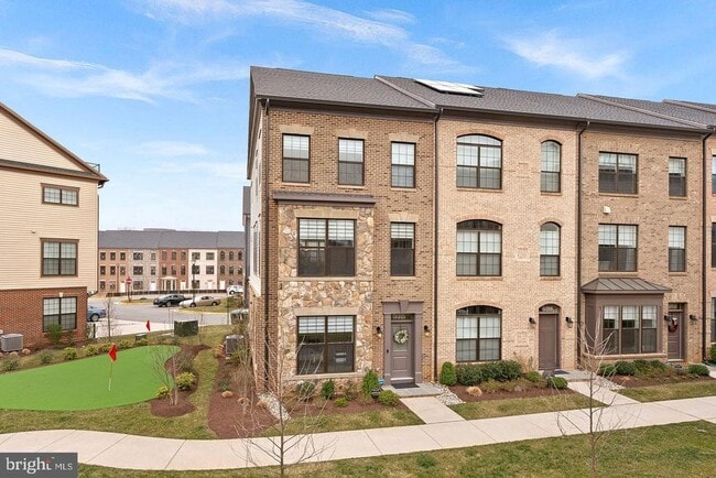 Building Photo - 4422 Fair Lakes Ct