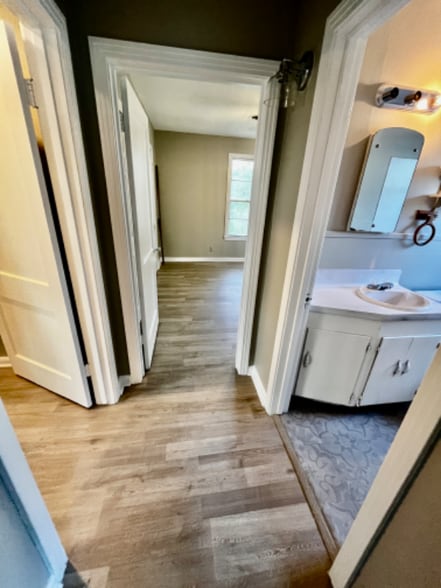 Building Photo - 3148 South Dr