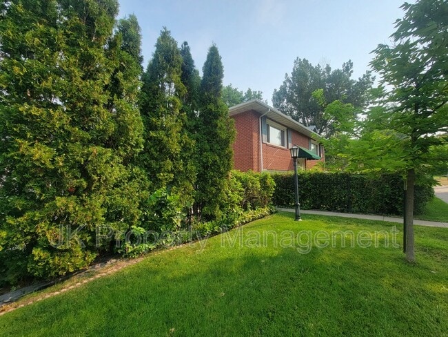 Building Photo - 1305 2nd Ave N