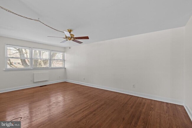 Building Photo - 5448 Hermit Terrace