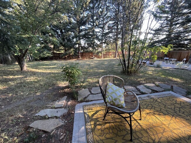Building Photo - Fully Furnished Home for Lease Near Hospit...
