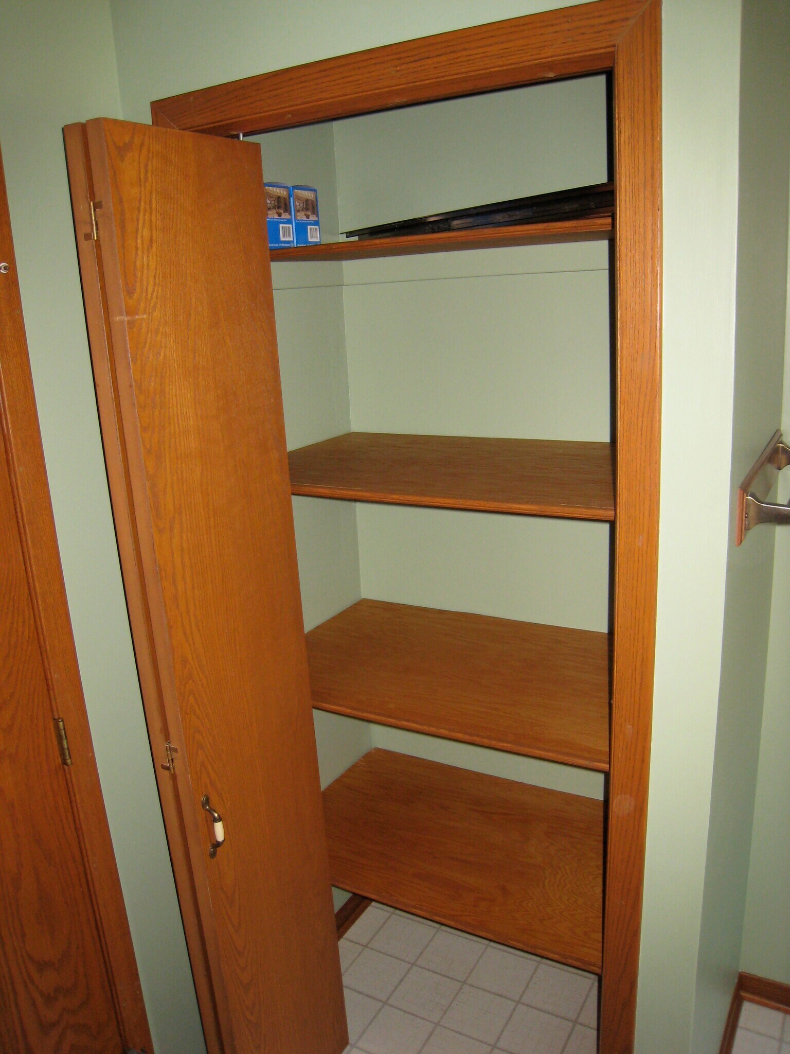 Bathroom Storage - 314 3rd Ave SE