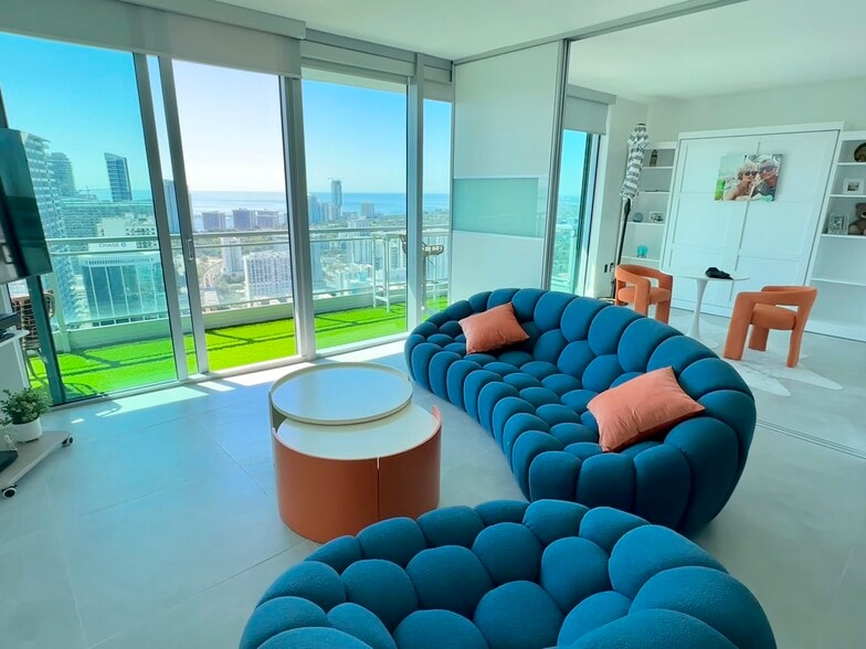 Primary Photo - 92 SW 3rd St