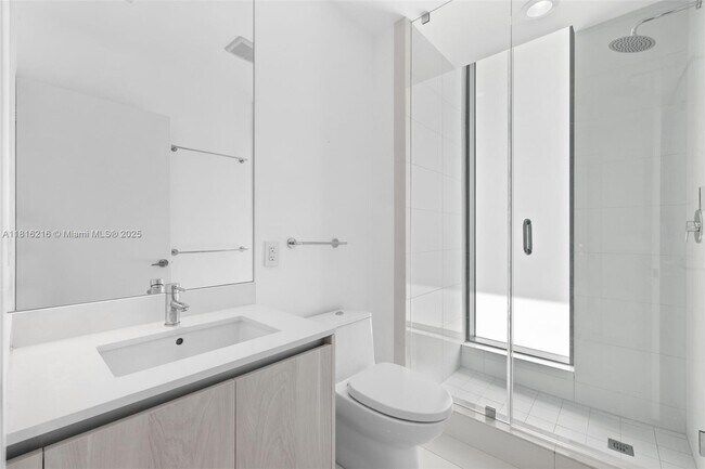 Building Photo - 480 NE 31st St