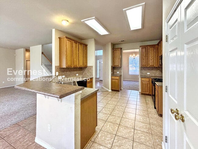 Building Photo - 3505 Fitzroy Ave