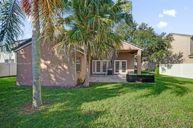 Building Photo - 658 Stanton Dr