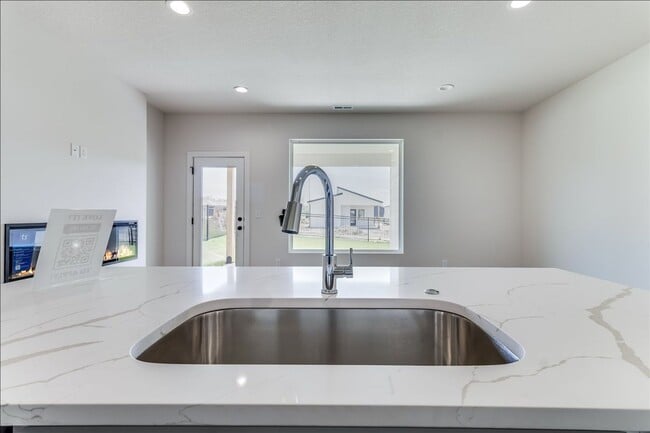 Building Photo - Beautiful Three Bedroom, Two Bathroom