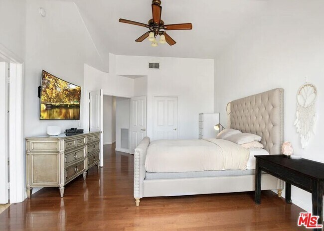 Building Photo - 6471 Zuma View Pl