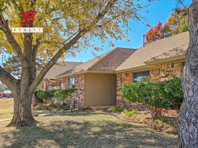 Building Photo - 6811 Lyrewood Ln