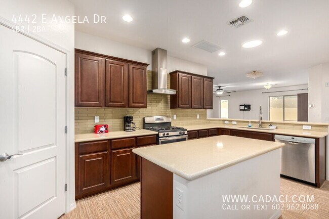 Building Photo - 4442 E Angela Dr