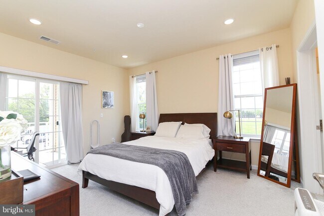 Building Photo - 5322 Palomino Ct