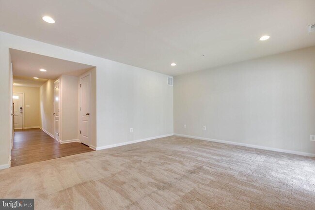 Building Photo - 1022 Linden Dr