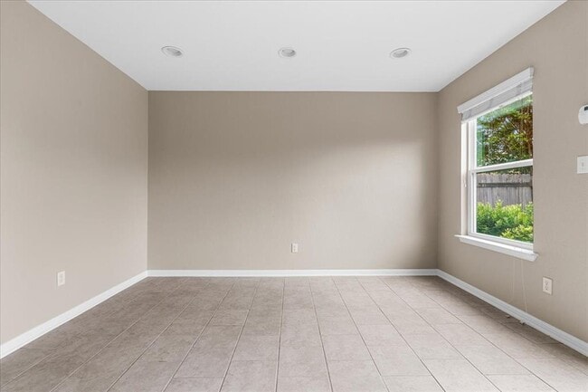 Building Photo - 163 Wainscot Oak Wy
