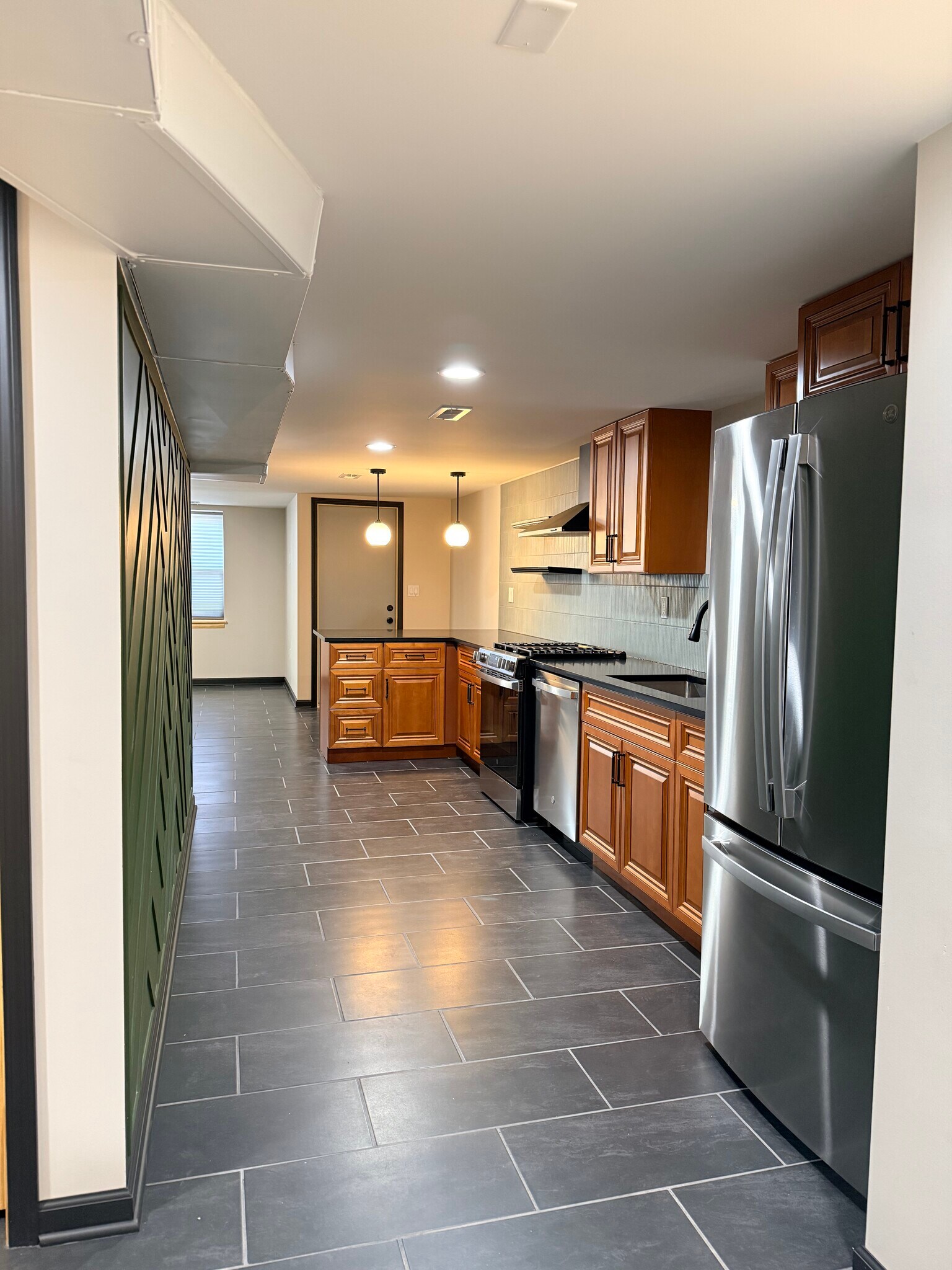 Building Photo - 2050 W Cullerton St