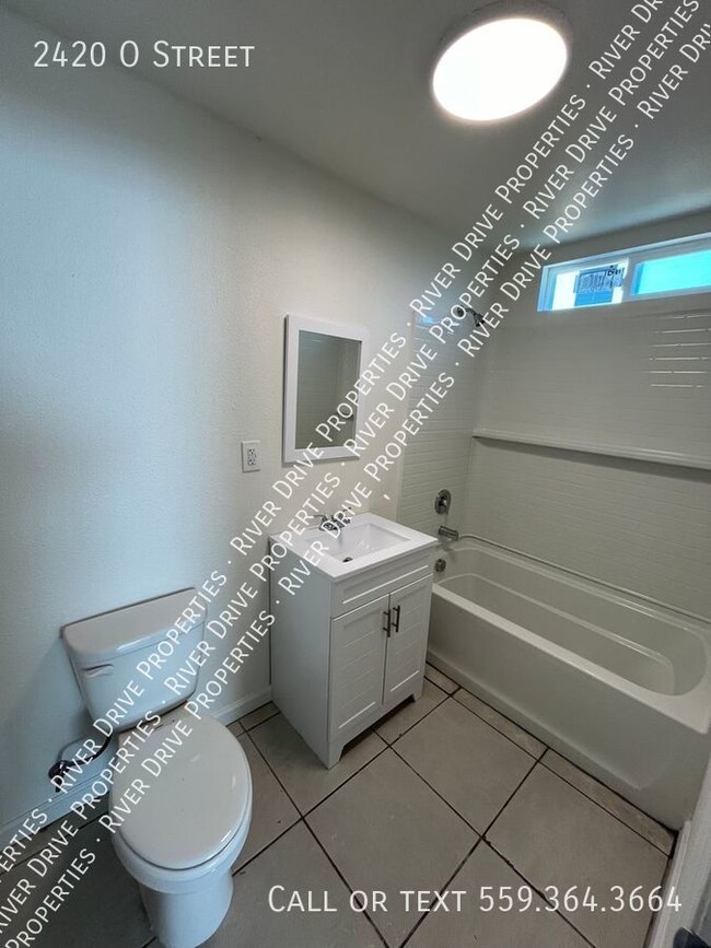 Building Photo - Two Bedroom Central Location Available Soon