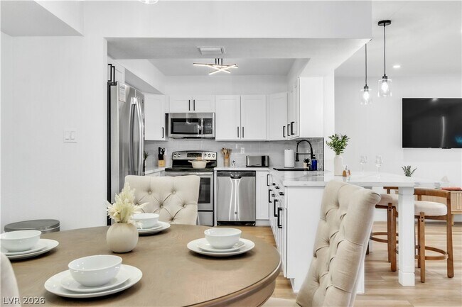 Building Photo - 3930 University Center Dr