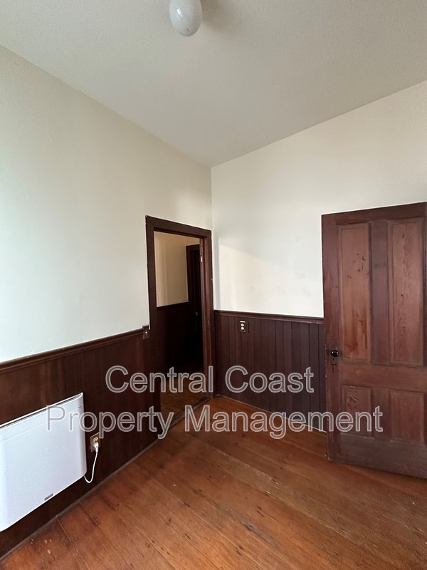 Building Photo - 205 15th St