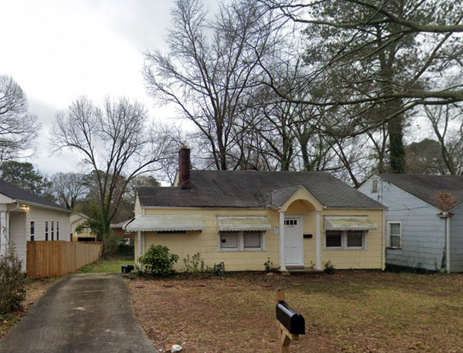 Primary Photo - Quiet and Cozy 2 bed 1 bath home near Belt...