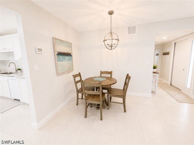 Building Photo - 216 Bobolink Way