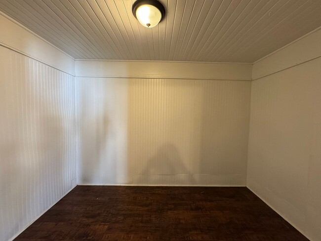 Building Photo - 2/1 House in East Rome with bonus room- $995