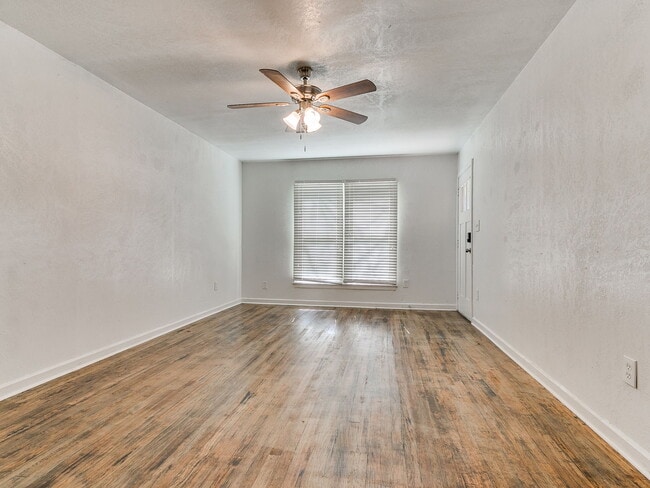Building Photo - 1121 Bellevidere Dr
