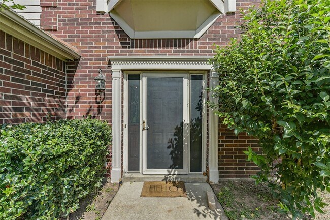 Building Photo - 7063 River Garden Dr