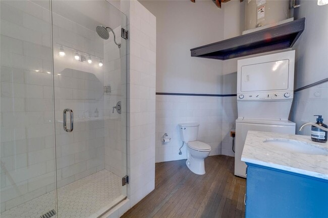 Building Photo - 709 W Magnolia Ave