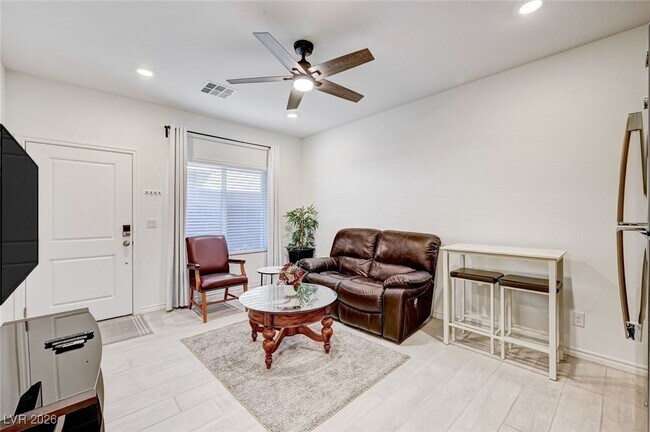 Building Photo - 3791 McLeod Dr