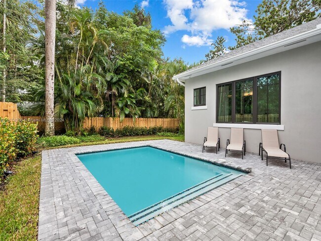 Building Photo - 1484 SW 32nd St