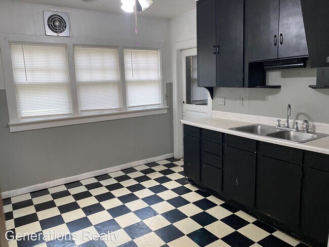 Building Photo - 2 br, 1 bath House - 542 Pearl Street