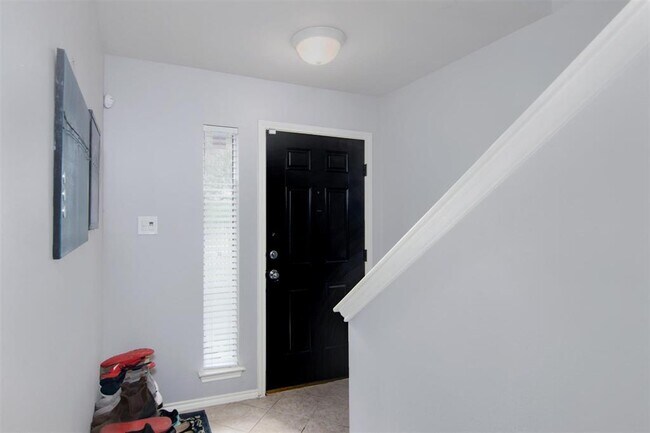 Building Photo - 2236 Ann St