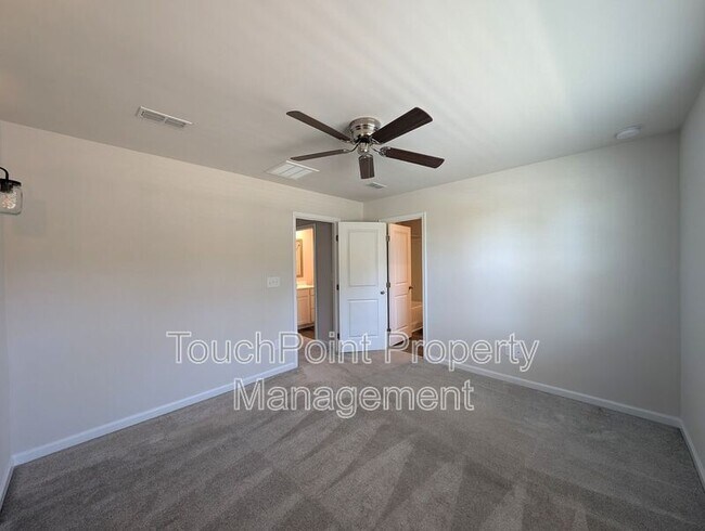 Building Photo - 2059 Langer St