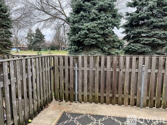 Building Photo - 331 Saint Andrews Dr