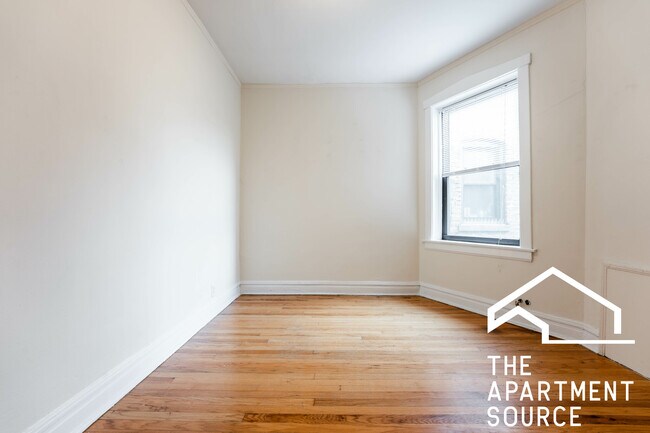 Building Photo - 1947 W Winnemac Ave