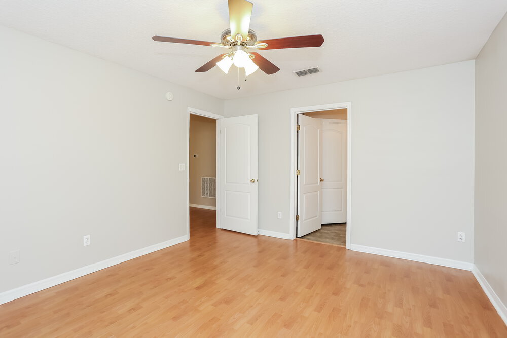 Building Photo - 12860 Ellis Island Dr