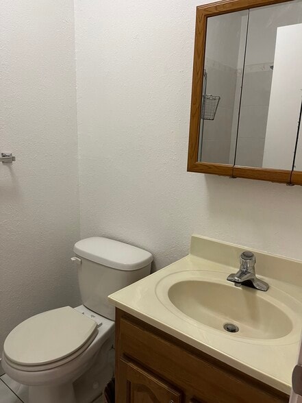 Building Photo - 16 Victoria St