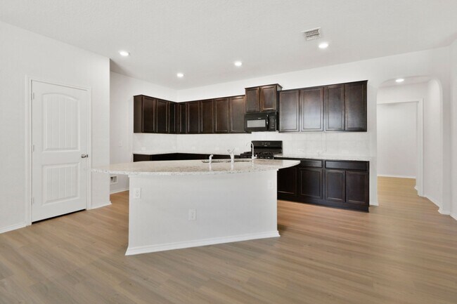 Building Photo - Beautiful 4-Bedroom Corner Lot Home with Open Floor Plan in Bulverde