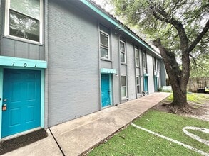 Building Photo - 3822 Southway Dr