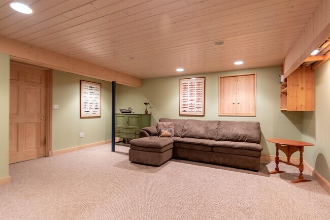 Building Photo - 12 Morningstar Dr