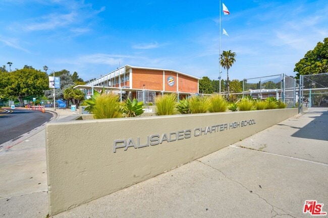 Building Photo - 16123 Sunset Blvd