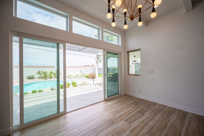 Building Photo - European-inspired Mid-Century Henderson Home!
