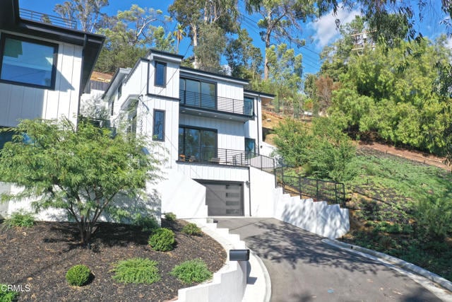 Building Photo - 6565 Pickwick St