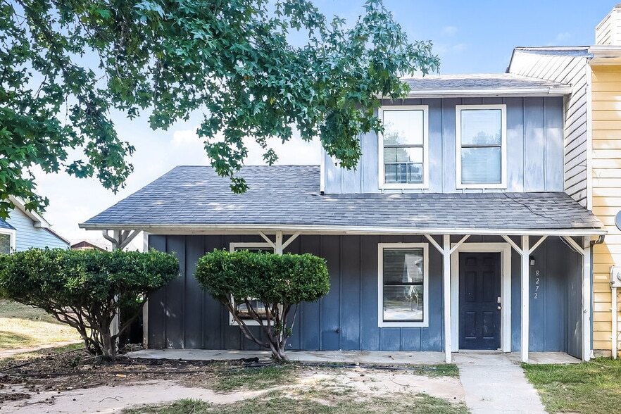 Primary Photo - 8272 Canyon Forge Dr