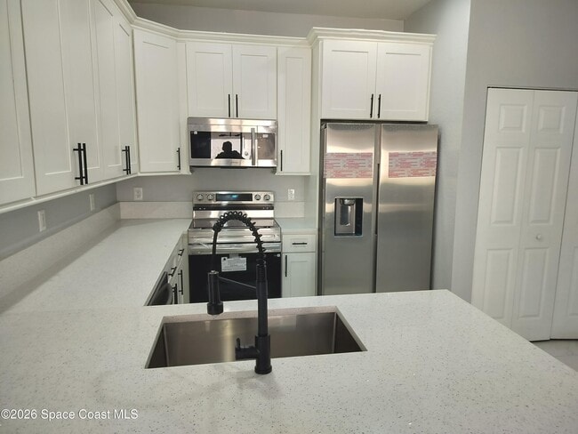 Building Photo - 826 Middleton Dr SW