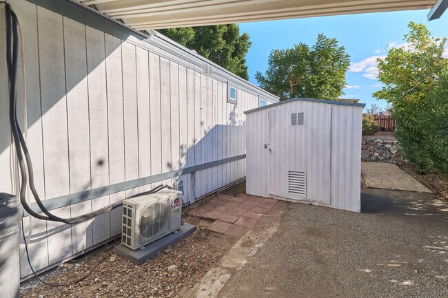 Building Photo - 17800 Langlois Rd