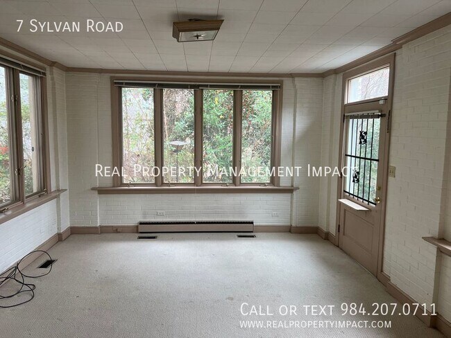 Building Photo - 7 Sylvan Rd