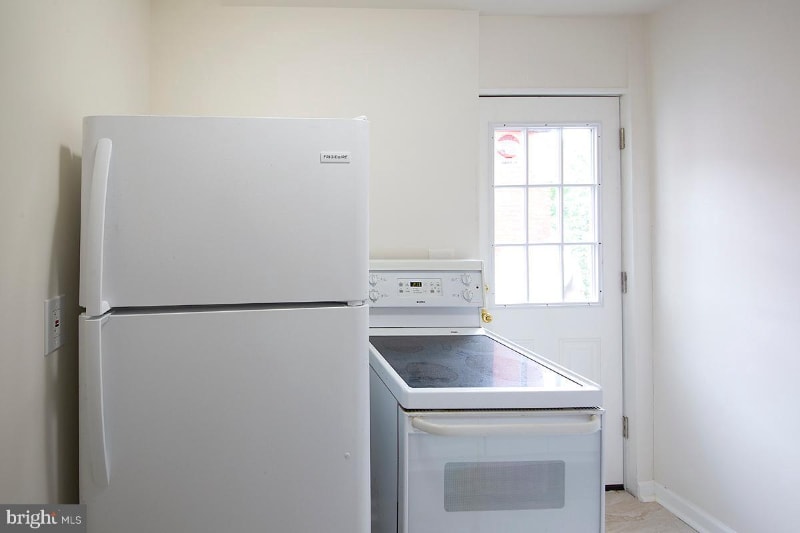 Building Photo - 215 9th St