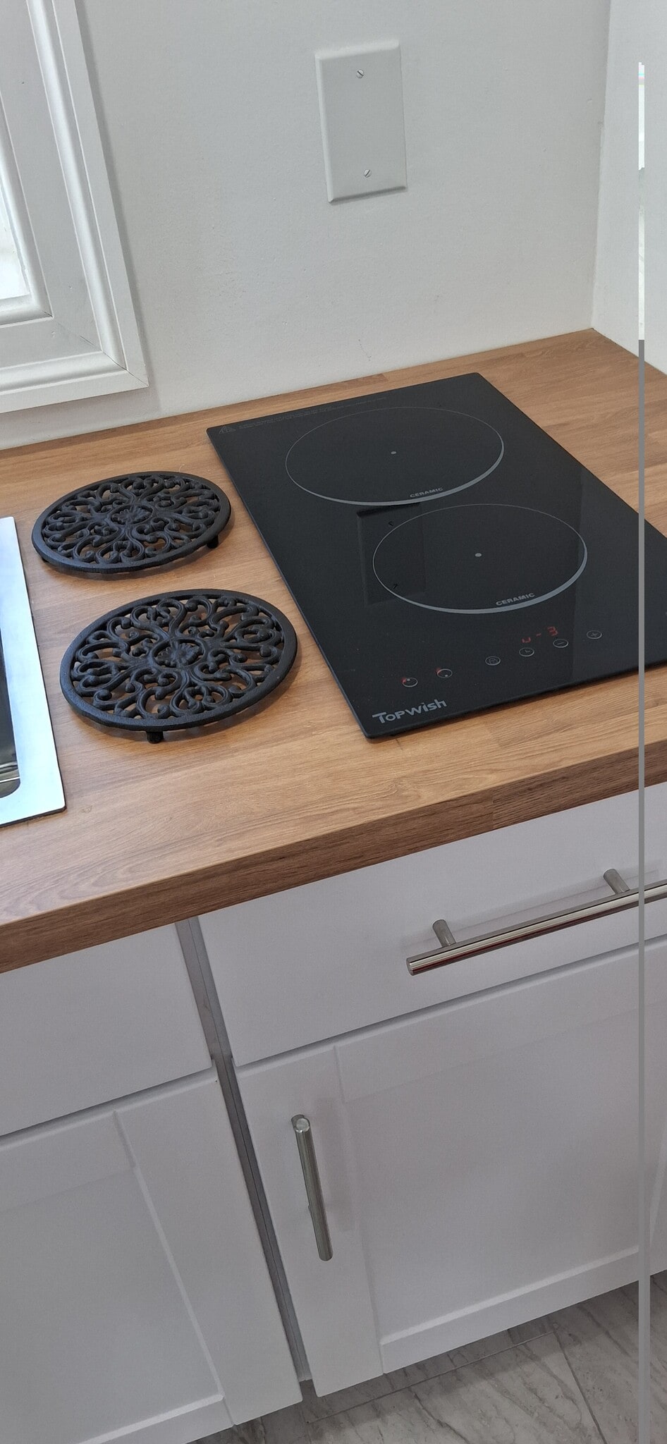 Building Photo - 28 Pineoaks Pl