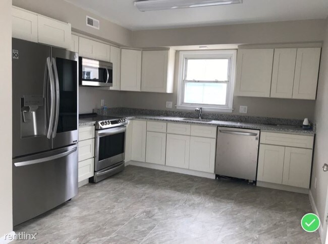Building Photo - 4 br, 2 bath House - 204 Sheridan Pl